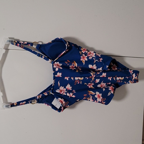 Brand new swimsuit one piece - Picture 5 of 6